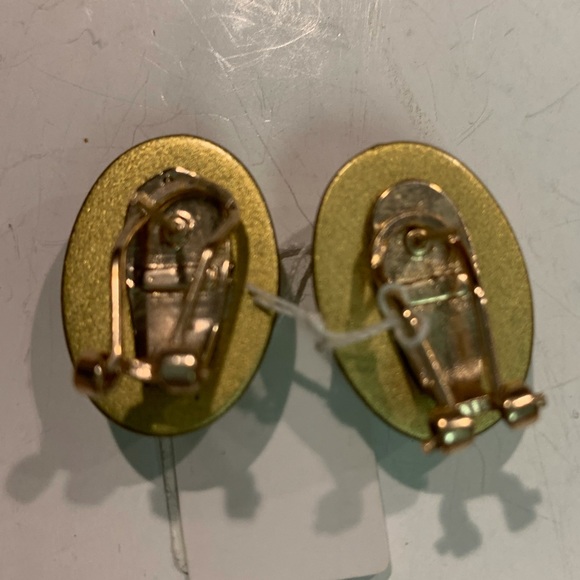 Iris Apfel gold bud earrings for pierced  ears - Picture 2 of 2